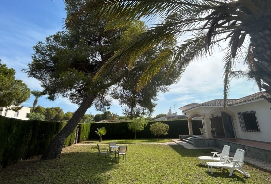 Resale - Villa - Orihuela Costa - Dehesa de campoamor