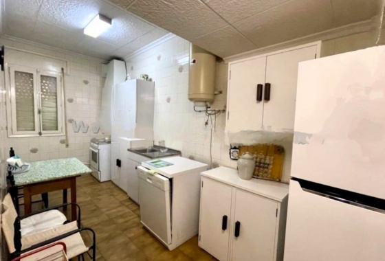 Rynek Wtórny - Kamienica - Pinoso - Centrum