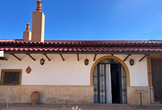 Rynek Wtórny - Willa - Novelda