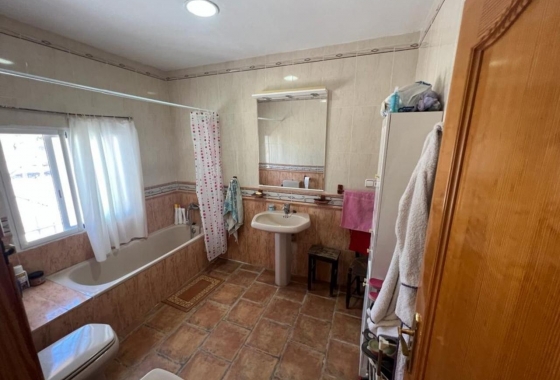 Rynek Wtórny - Willa - Castalla