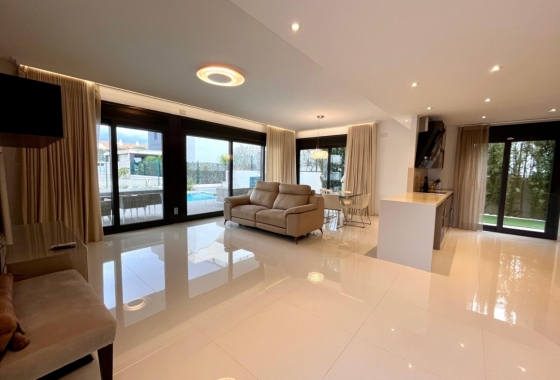 Resale - Villa - Orihuela Costa - Cabo Roig