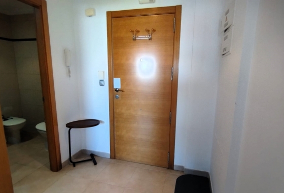 Reventa - Apartamento / piso - Alicante -  Urbanización