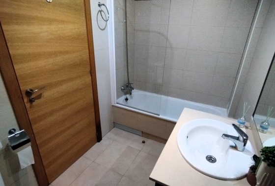 Reventa - Apartamento / piso - Alicante -  Urbanización