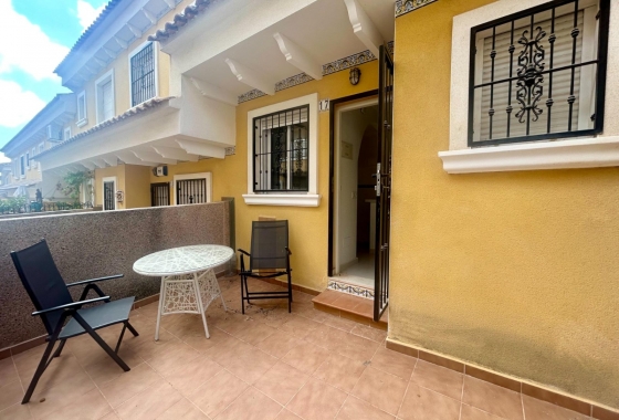 Rynek Wtórny - Trzypiętrowy - Algorfa