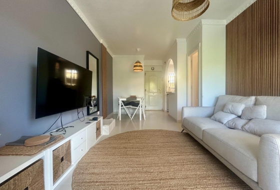 Rynek Wtórny - Trzypiętrowy - Algorfa