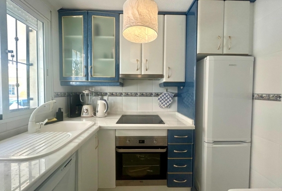 Rynek Wtórny - Trzypiętrowy - Algorfa