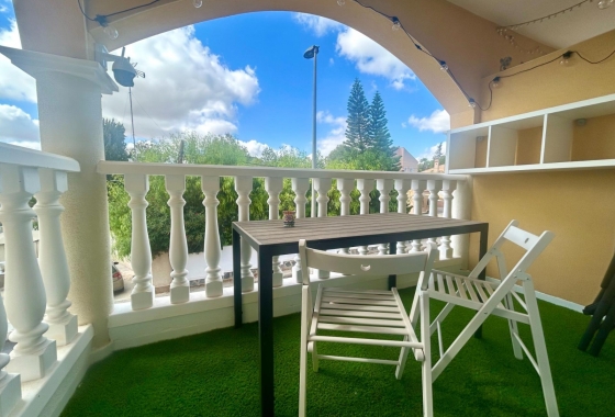 Rynek Wtórny - Trzypiętrowy - Algorfa