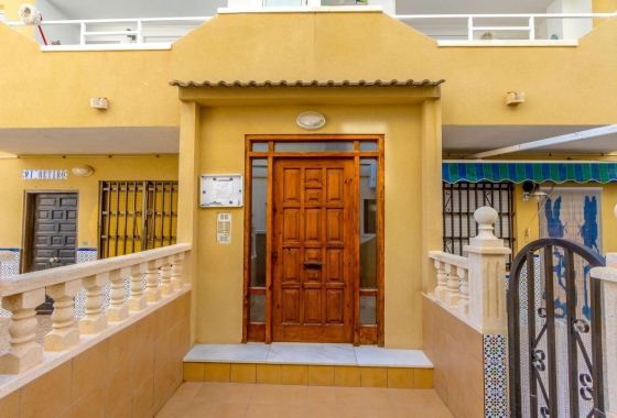 Resale - Apartment / flat - La Mata