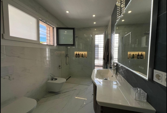 Rynek Wtórny - Willa - La Mata