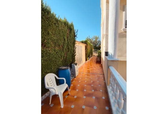 Rynek Wtórny - Willa - Guardamar del Segura - Urbanizaciones