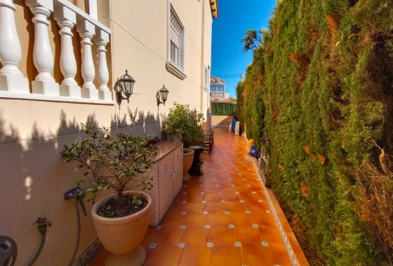 Rynek Wtórny - Willa - Guardamar del Segura - Urbanizaciones