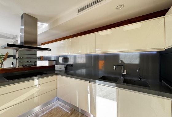 Rynek Wtórny - Poddasze - Torrevieja - Torrevieja - Playa de los Locos