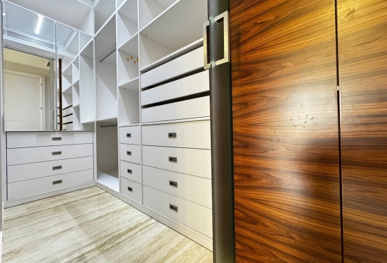 Rynek Wtórny - Poddasze - Torrevieja - Torrevieja - Playa de los Locos