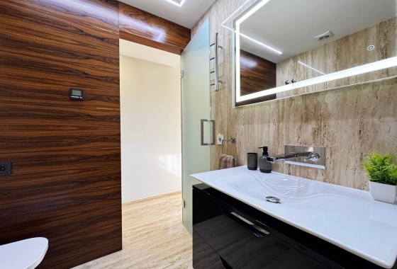 Rynek Wtórny - Poddasze - Torrevieja - Torrevieja - Playa de los Locos