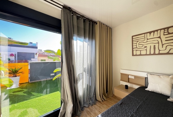 Rynek Wtórny - Poddasze - Torrevieja - Torrevieja - Playa de los Locos