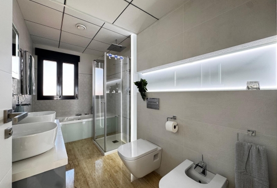 Rynek Wtórny - Poddasze - Torrevieja - Torrevieja - Playa de los Locos