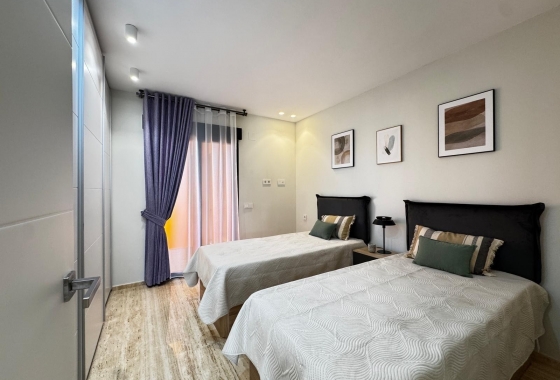 Rynek Wtórny - Poddasze - Torrevieja - Torrevieja - Playa de los Locos