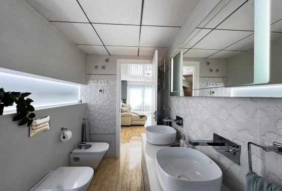 Rynek Wtórny - Poddasze - Torrevieja - Torrevieja - Playa de los Locos