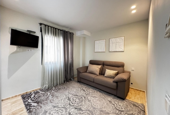 Rynek Wtórny - Poddasze - Torrevieja - Torrevieja - Playa de los Locos