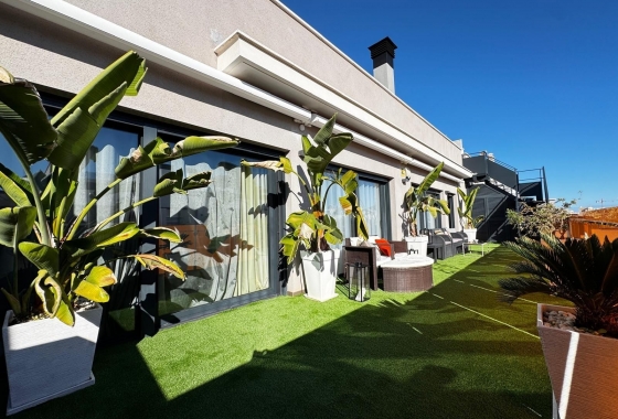 Rynek Wtórny - Poddasze - Torrevieja - Torrevieja - Playa de los Locos