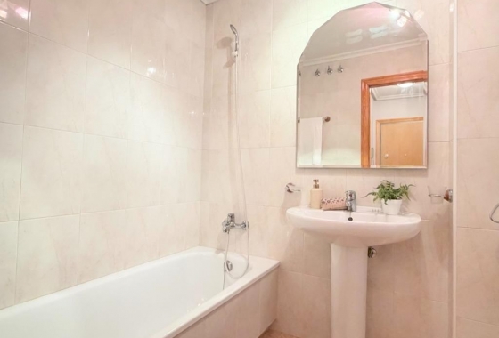 Rynek Wtórny - Poddasze - Torrevieja - Playa del Cura