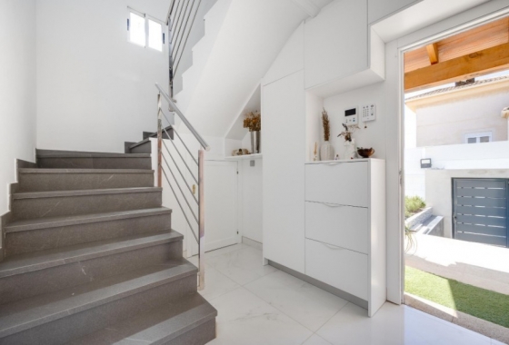 Rynek Wtórny - Willa - Torrevieja - Playa de La Acequion