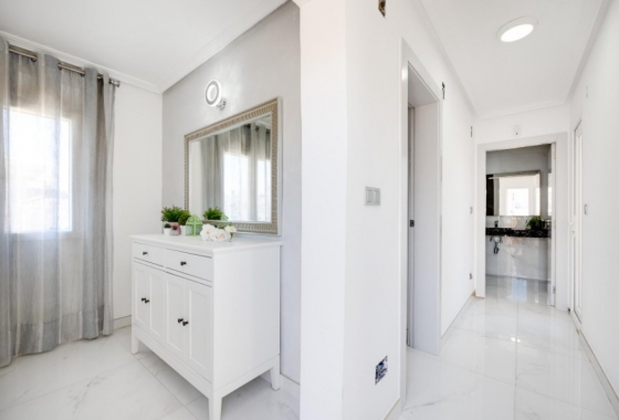 Rynek Wtórny - Willa - Torrevieja - Playa de La Acequion