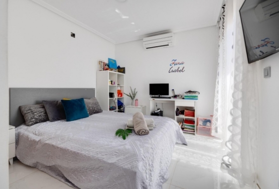 Rynek Wtórny - Willa - Torrevieja - Playa de La Acequion