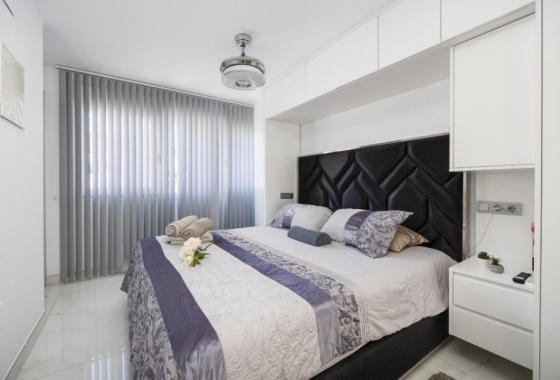 Rynek Wtórny - Willa - Torrevieja - Playa de La Acequion