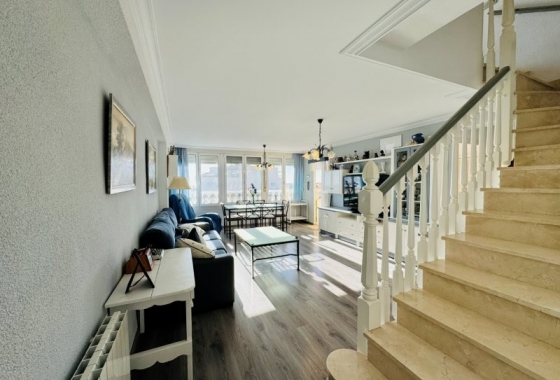 Rynek Wtórny - Poddasze - La Mata