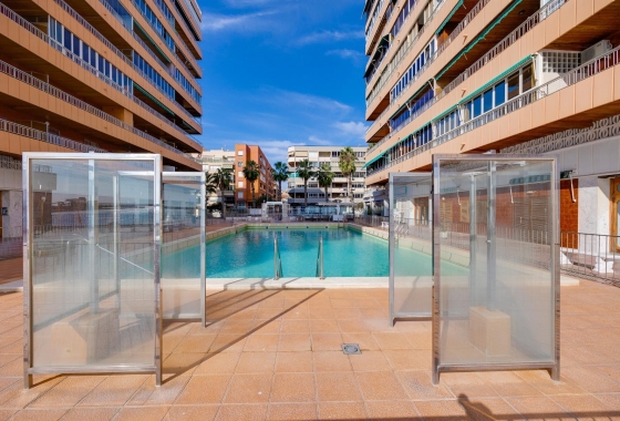 Resale - Apartment / flat - Torrevieja - Playa Acequion