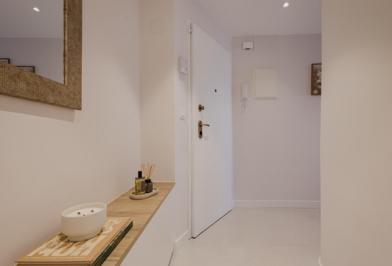 Resale - Apartment / flat - Torrevieja - Playa Acequion