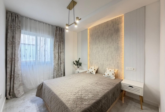 Rynek Wtórny - Poddasze - Torrevieja - Playa del Cura