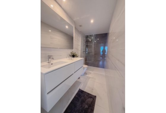 Resale - Apartment / flat - Punta Prima