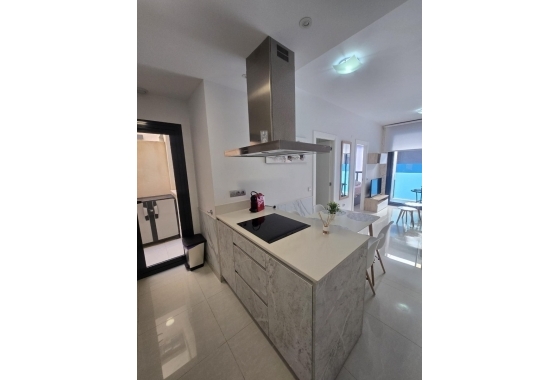 Reventa - Apartamento / piso - Torrevieja -  Urbanización