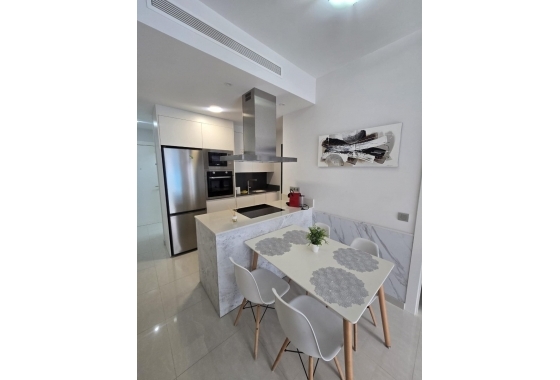 Reventa - Apartamento / piso - Torrevieja -  Urbanización