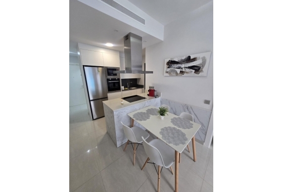 Reventa - Apartamento / piso - Torrevieja -  Urbanización