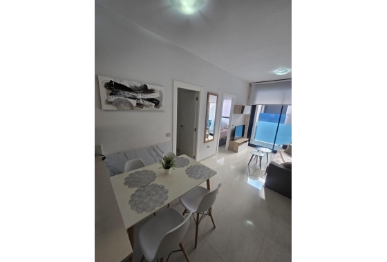 Reventa - Apartamento / piso - Torrevieja -  Urbanización