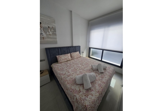 Reventa - Apartamento / piso - Torrevieja -  Urbanización