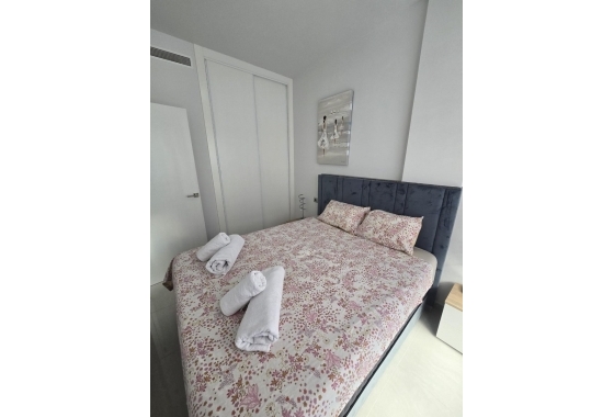 Reventa - Apartamento / piso - Torrevieja -  Urbanización