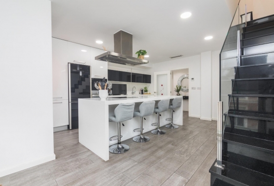 Resale - Apartment / flat - Elche - Center