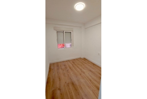 Resale - Apartment / flat - Torrevieja - City Center