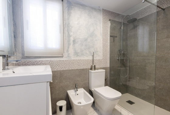 Resale - Apartment / flat - Torrevieja - Torrevieja - Playa del Cura