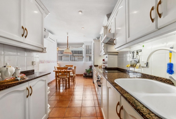 Reventa - Apartamento / piso - Torrevieja - Centro