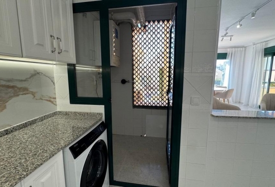 Resale - Apartment / flat - Orihuela Costa