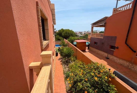 Reventa - Villa - Torrevieja - Los Balcones