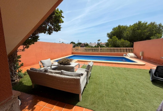 Reventa - Villa - Torrevieja - Los Balcones