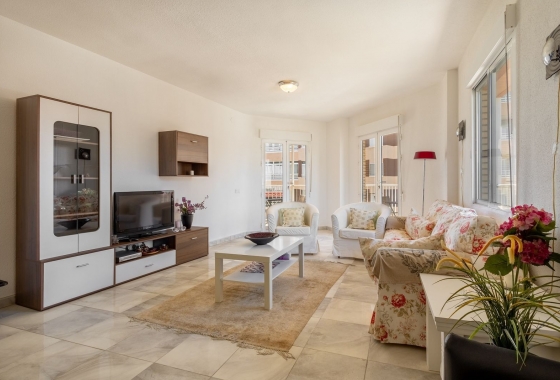Resale - Apartment / flat - La Mata