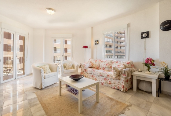 Resale - Apartment / flat - La Mata
