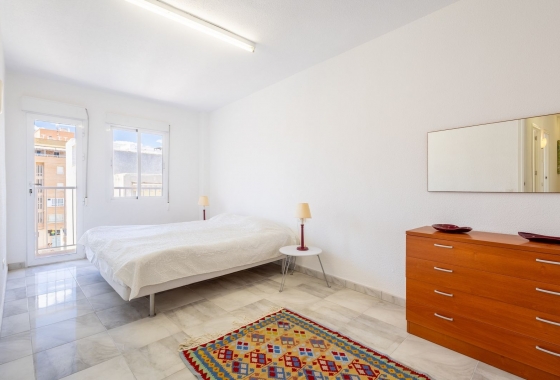 Resale - Apartment / flat - La Mata